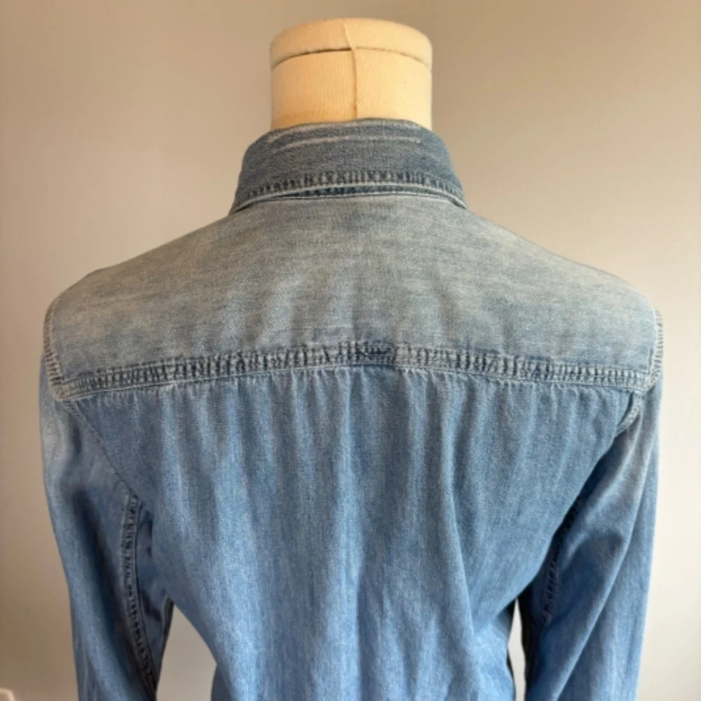 GAP, Women's Distressed Blue Denim, Long Sleeve, Button Down Shirt, SZ SM - Picture 5 of 7